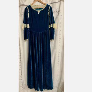Disney Brave Merida Costume Adult Medium Blue Velvet Renaissance Style Dress